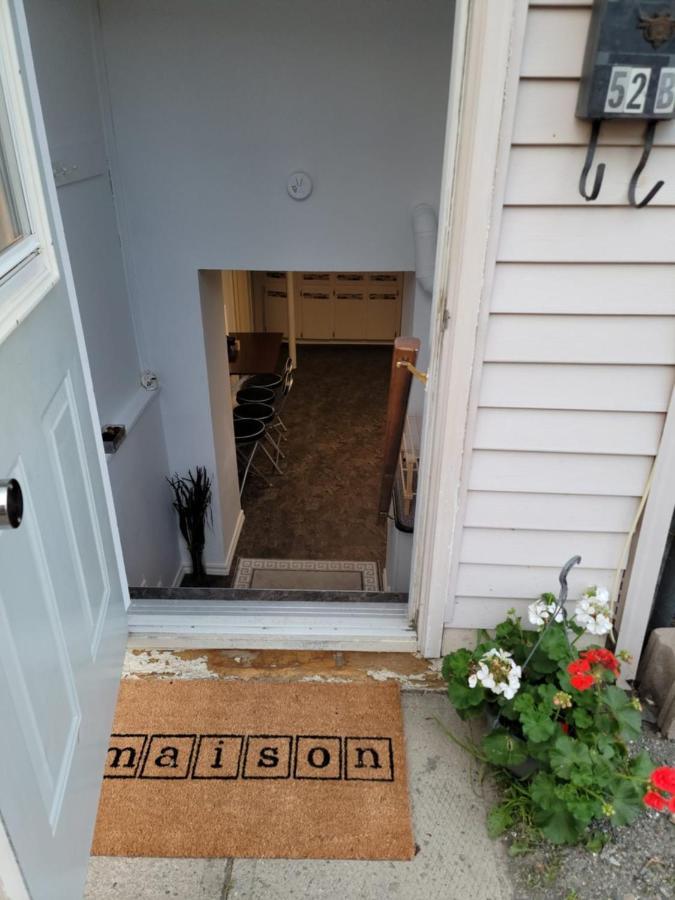 Apartament Lower Level Apt 6Ft High Close To Hwy Netflix Wifi Edmundston Zewnętrze zdjęcie