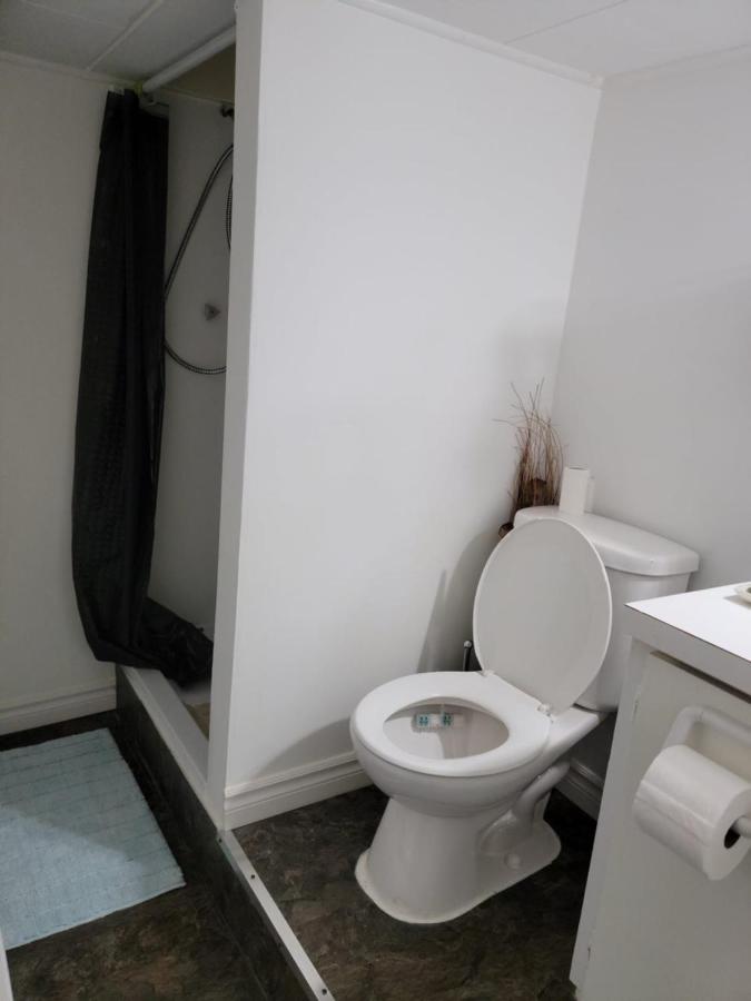 Apartament Lower Level Apt 6Ft High Close To Hwy Netflix Wifi Edmundston Zewnętrze zdjęcie