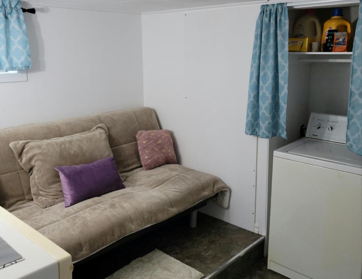 Apartament Lower Level Apt 6Ft High Close To Hwy Netflix Wifi Edmundston Zewnętrze zdjęcie